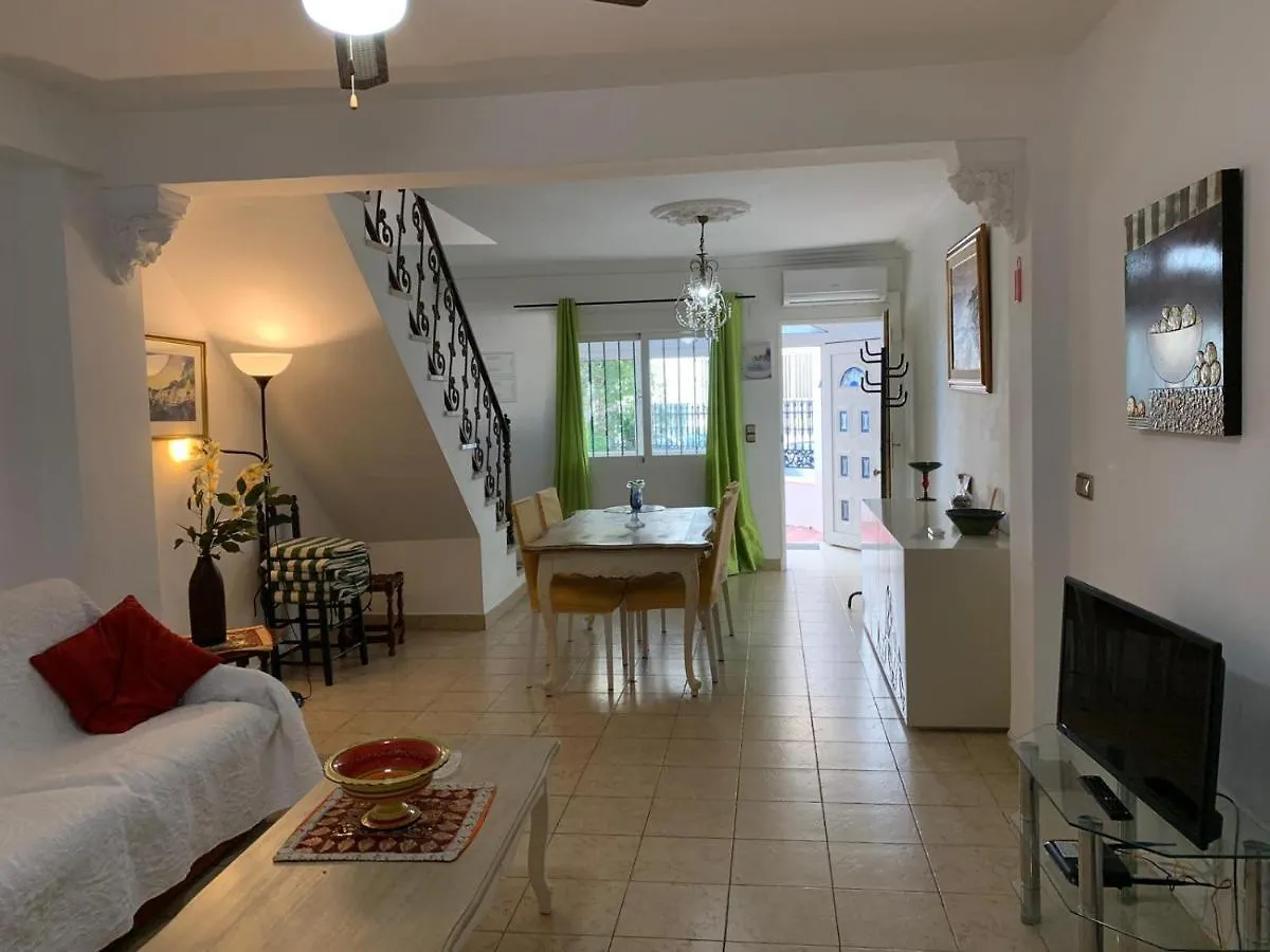Ferienhaus Casa Torrecilla Linda Adosado 2 Dormitorios A 50 Metros De La Playa Torrecilla Nerja Spanien